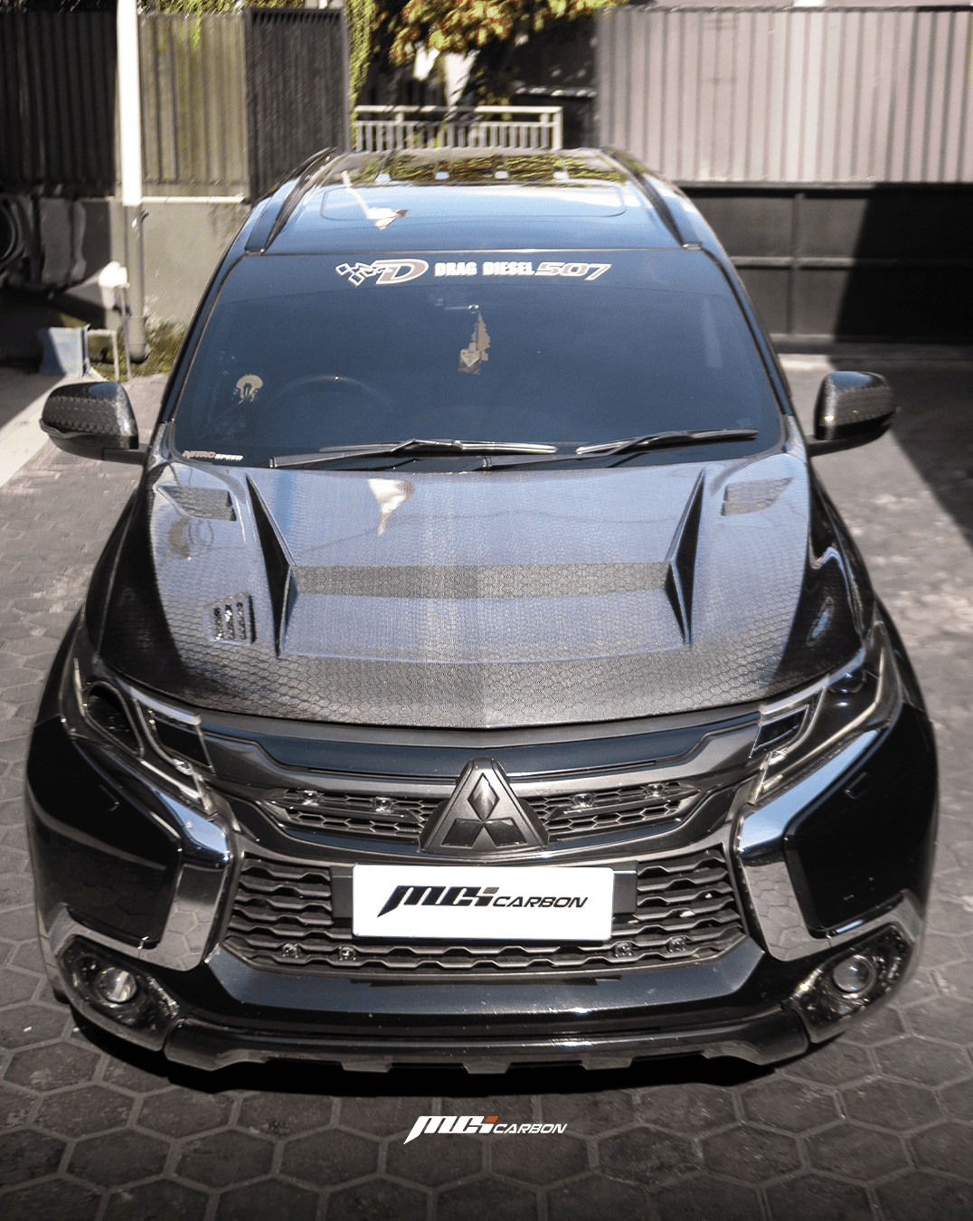 kap mesin pajero carbon