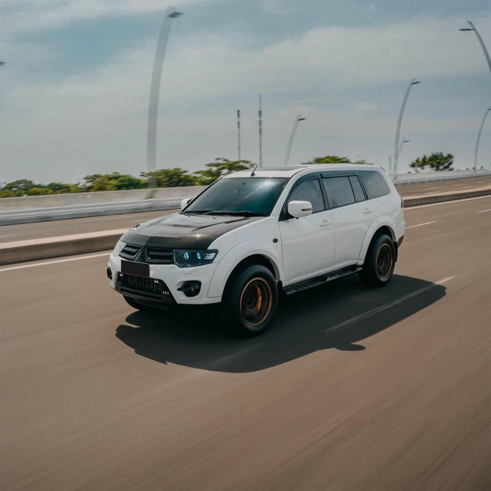 MOCKUP PAJERO SPORT 2008-2015 HOOD AKANA RUBIK PHOTO kap mesin carbon pajero