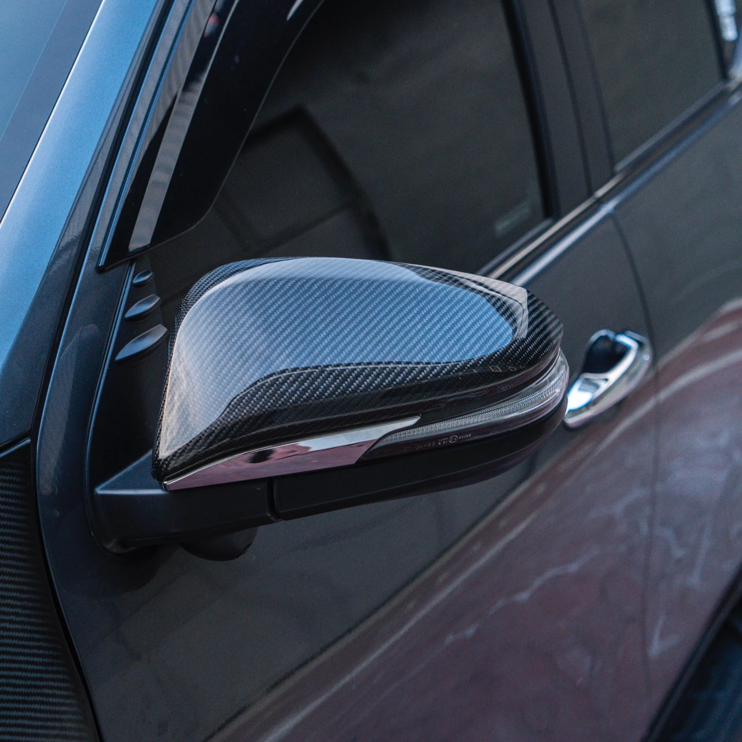 SPION VRZ-terpasang cover spion carbon fortuner