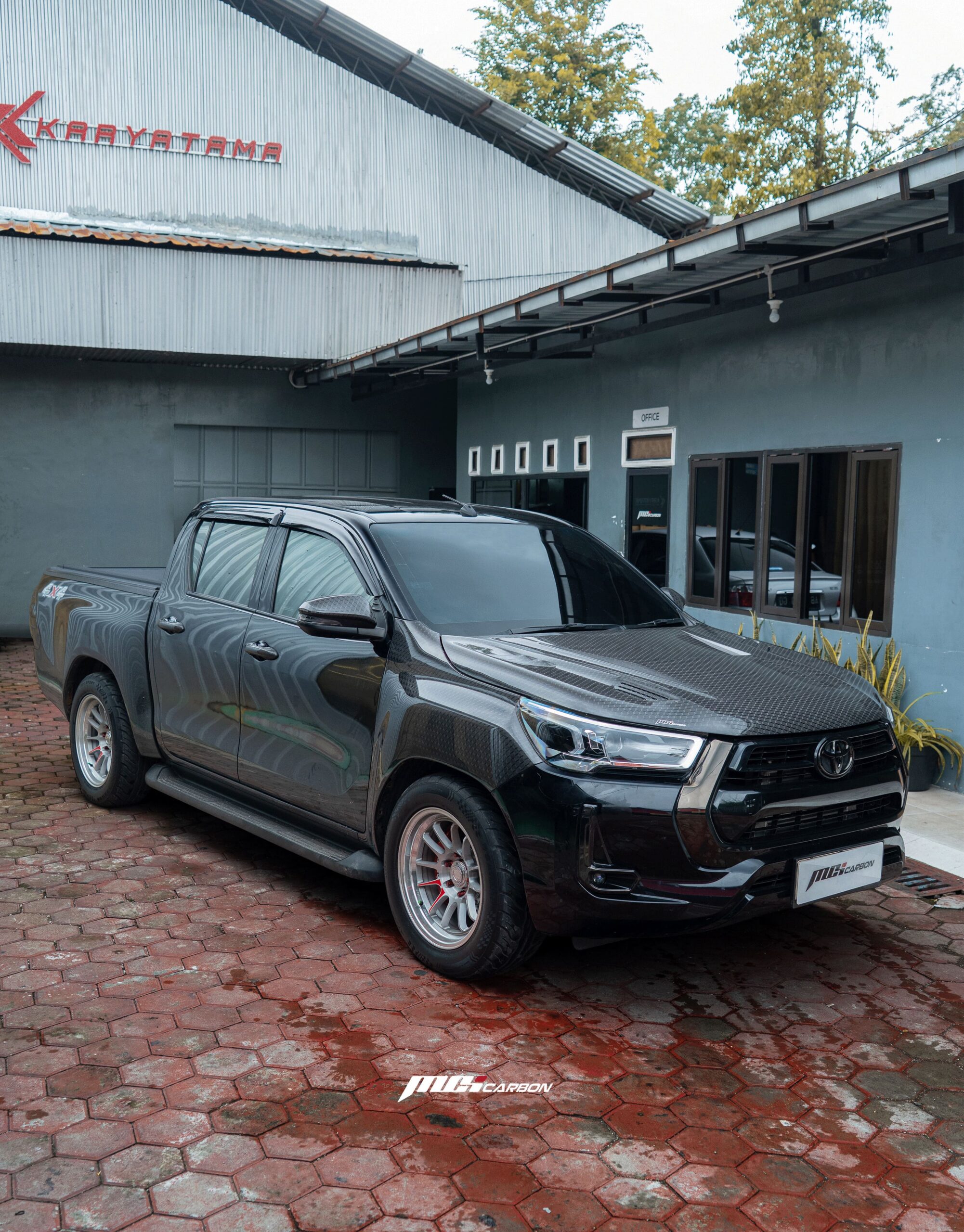 KAP MESIN HILUX